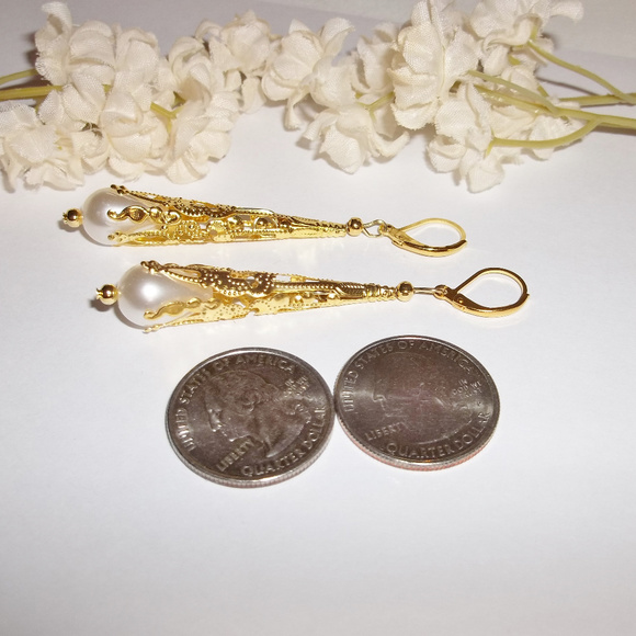 Long Earrings White Pearl & Gold Statement 4572 - Picture 6 of 6